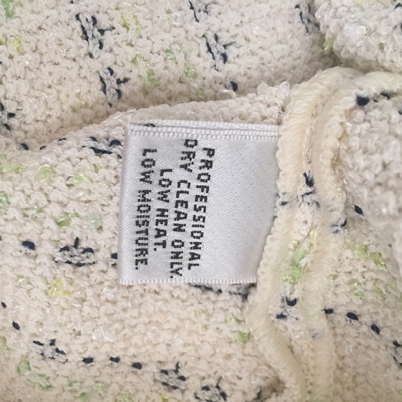 St. John Texture Sleeveless U Neckline Top - Picture 5 of 5